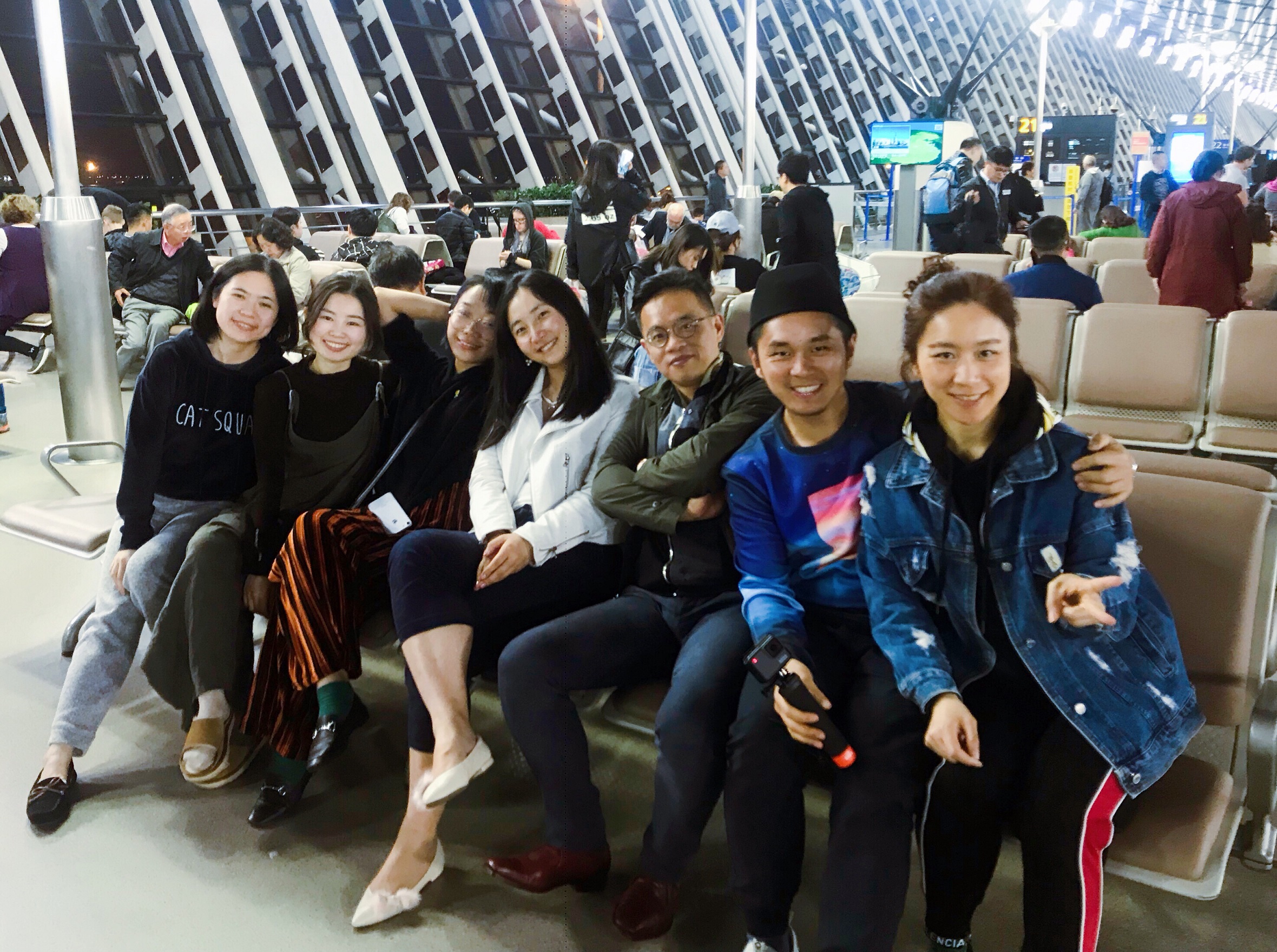 1556014831902038.jpg 出发机场合影2.jpg